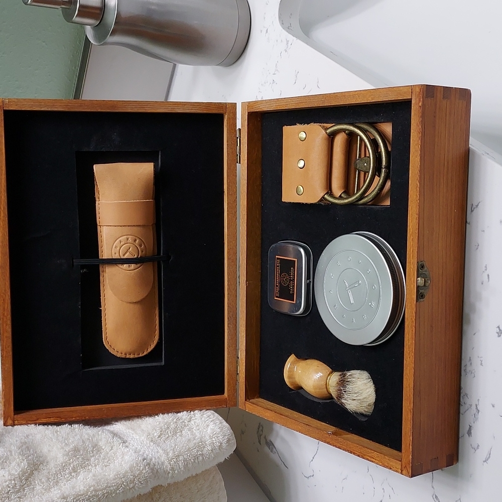 Naked Armor Amazing Straight Razor Kit for men or anyone!
